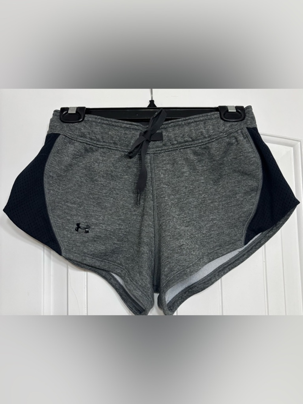 Under Armor fitted short size small